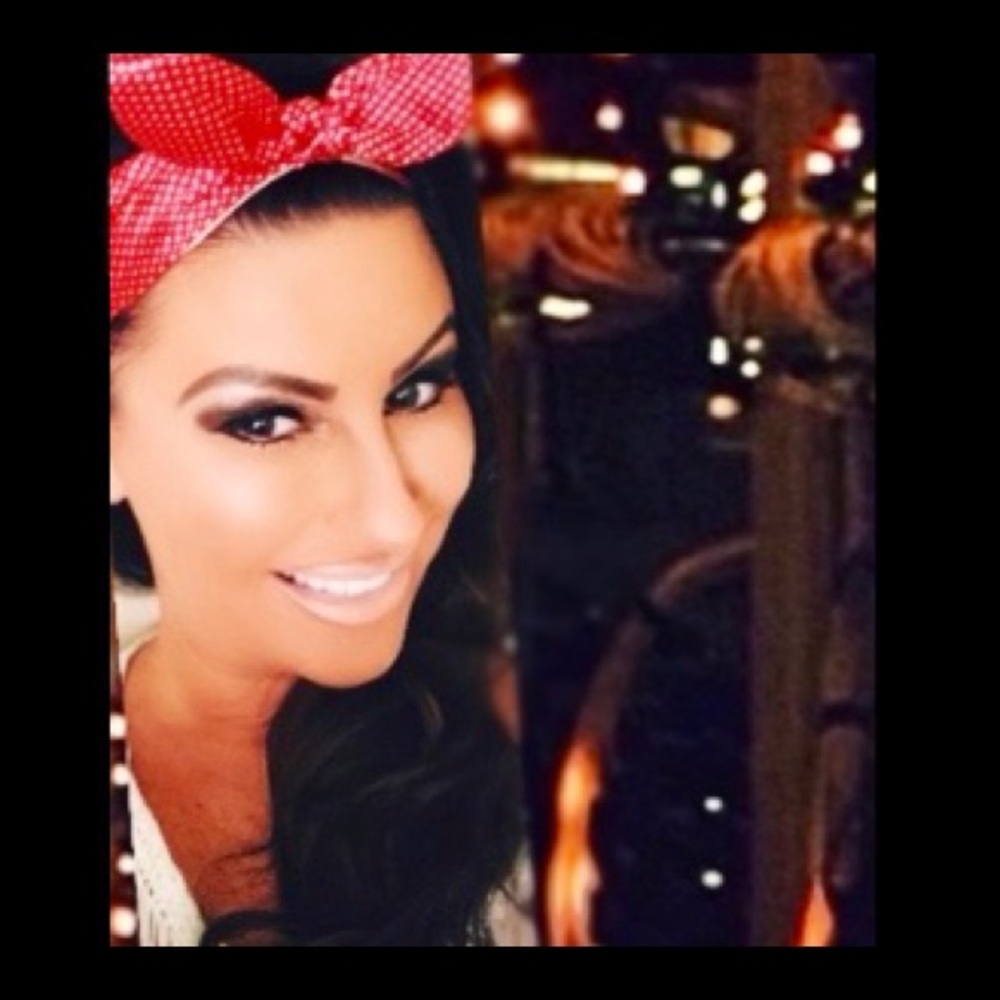 Meet your Posher, Holly